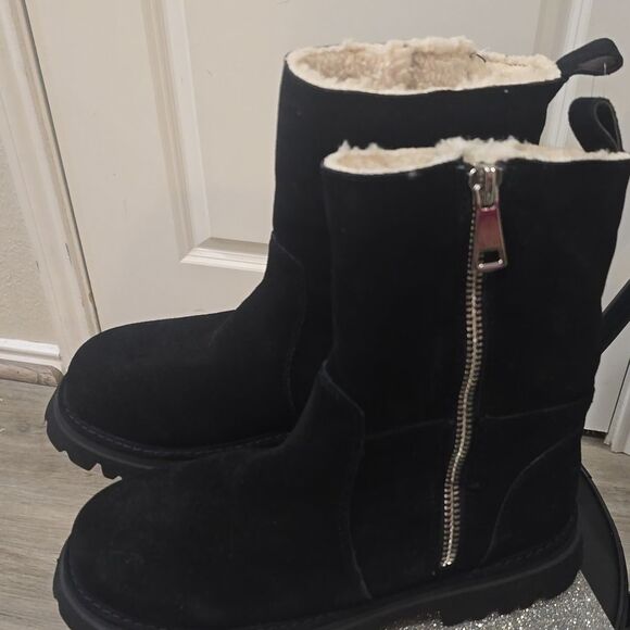 Blondo Burnout Boot- Black - Picture 9 of 12